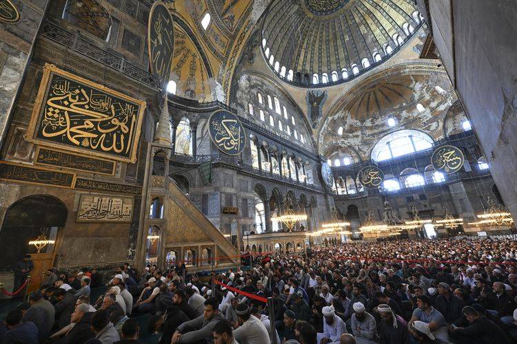 Diyanet haftanın Cuma hutbesini yayımladı! 24 Ekim 2025 Cuma Hutbesi’nde “Birlikte bereket, kardeşlikte rahmet vardır” mesajı 9
